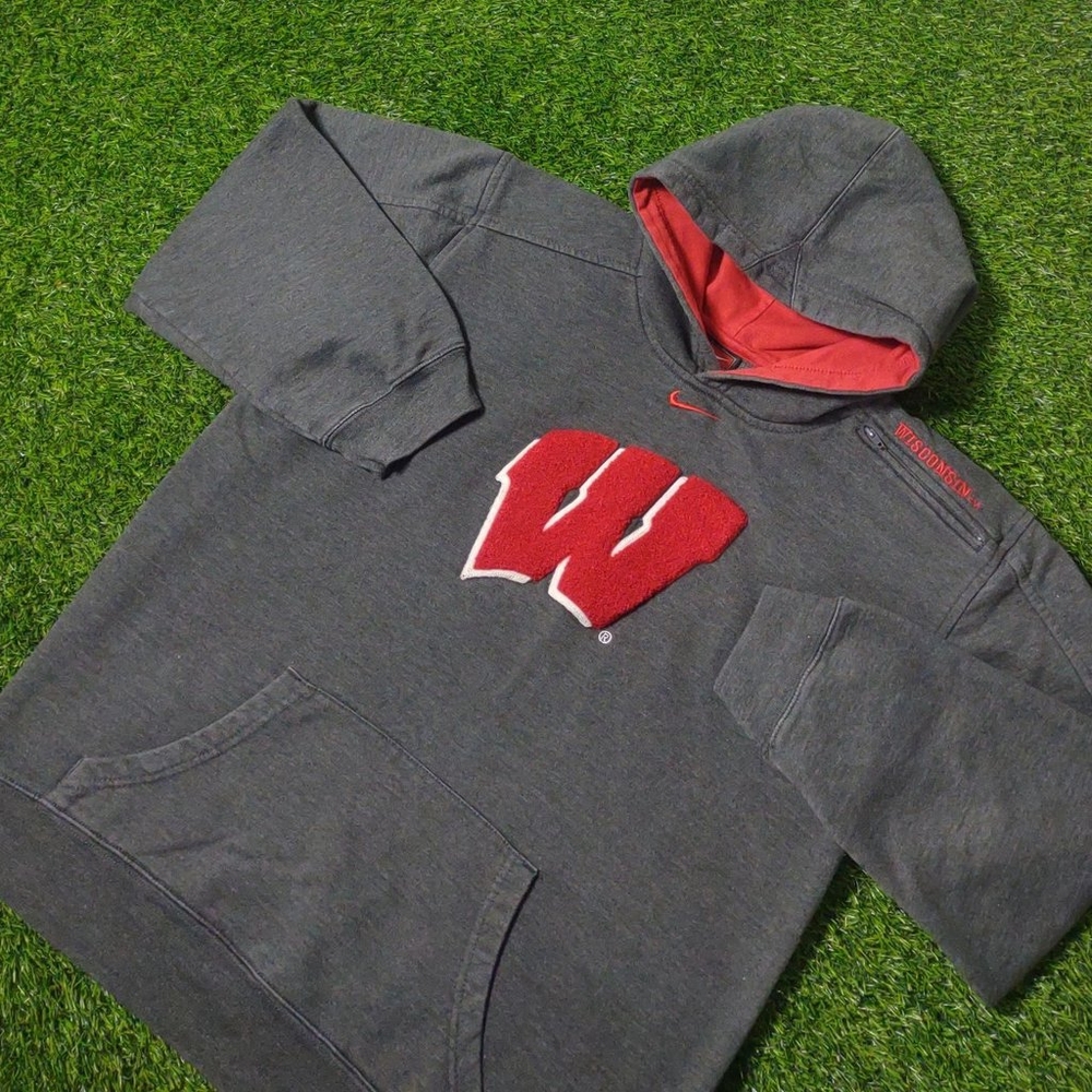 VINTAGE Y2K NIKE CENTER SWOOSH HOODIE WISCONSIN BADGERS SIZE L